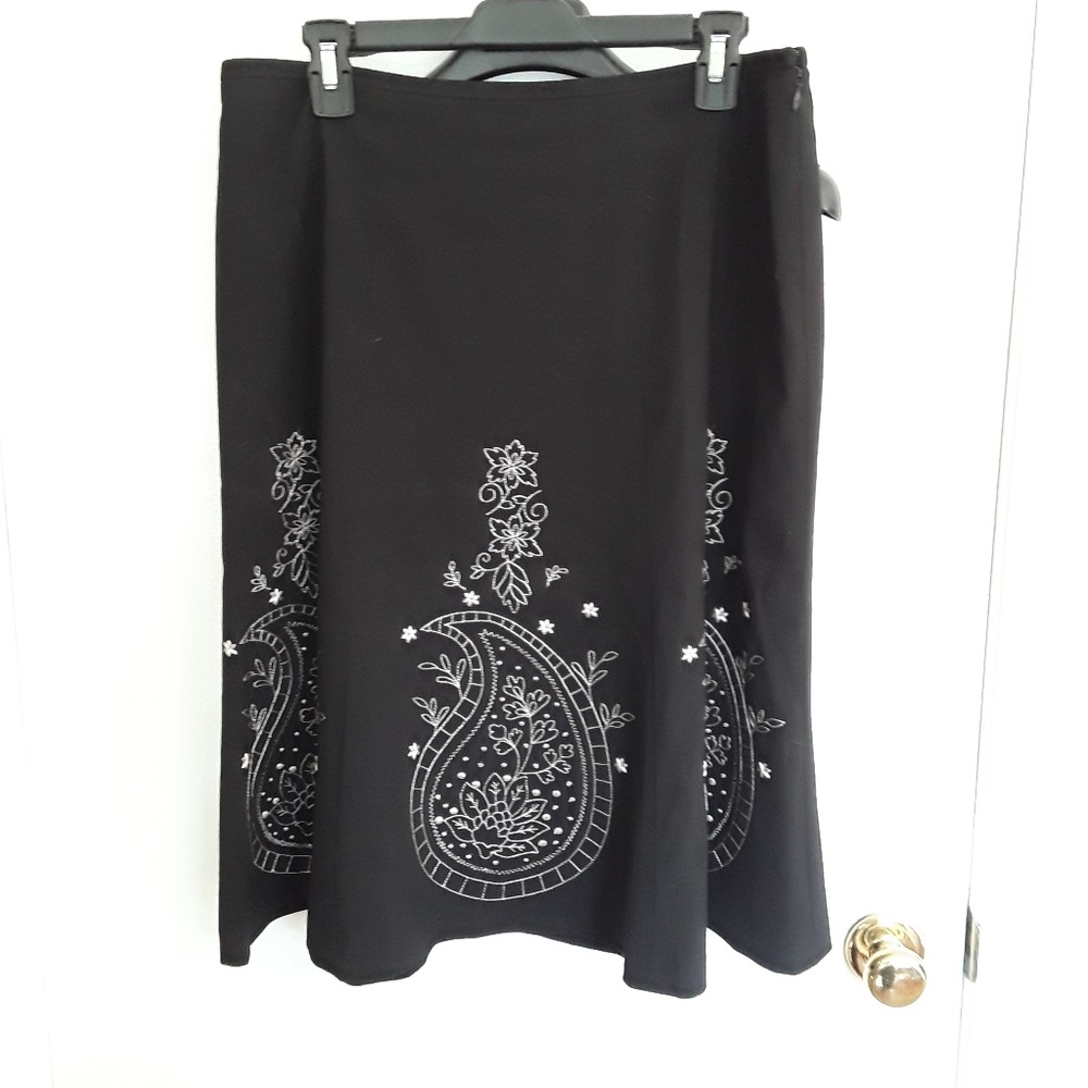 Black A-line Loft skirt with paisley pattern